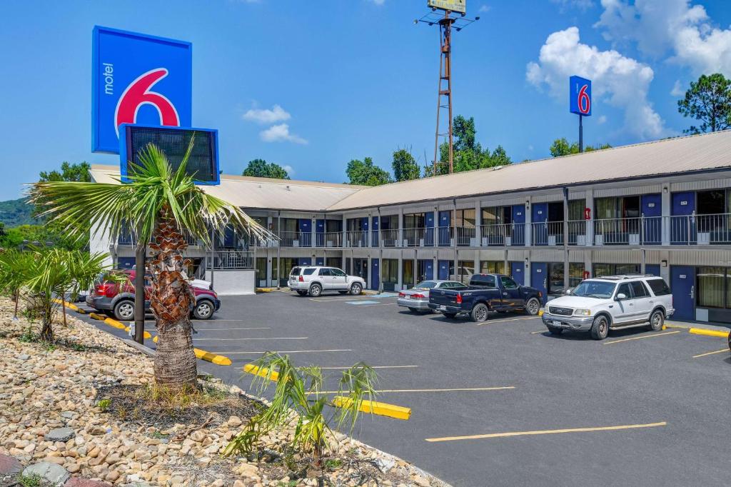 Motel 6-Dalton GA Main image 1